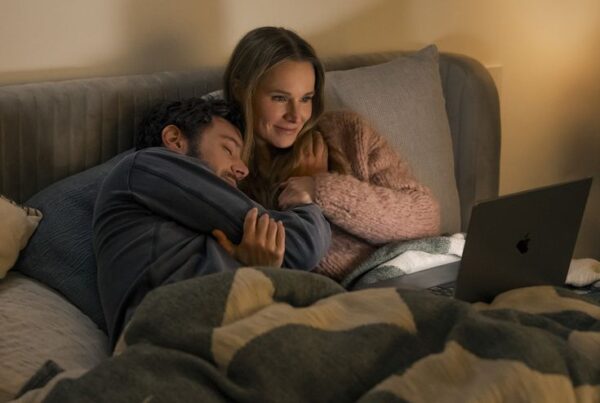 Nobody wants this movie review, Unravelling Her