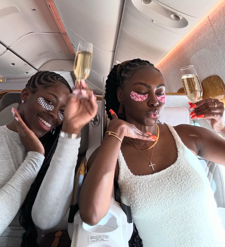 Detty December Travel Hacks: 8 Smart Ways to Enjoy the Holidays Without Going Broke